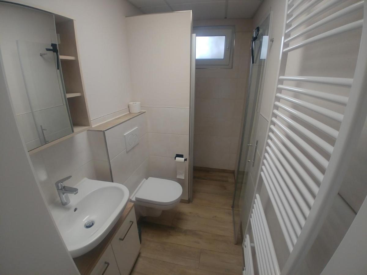 Monteur- Und Ferienwohnung Gemmer 52Qm Herold Buitenkant foto